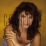 15-08-1989 Linda van Dyck at studio in Amsterdam.

[keywords]Posed, Half Length, Eyecontact, Actrice[/keywords]